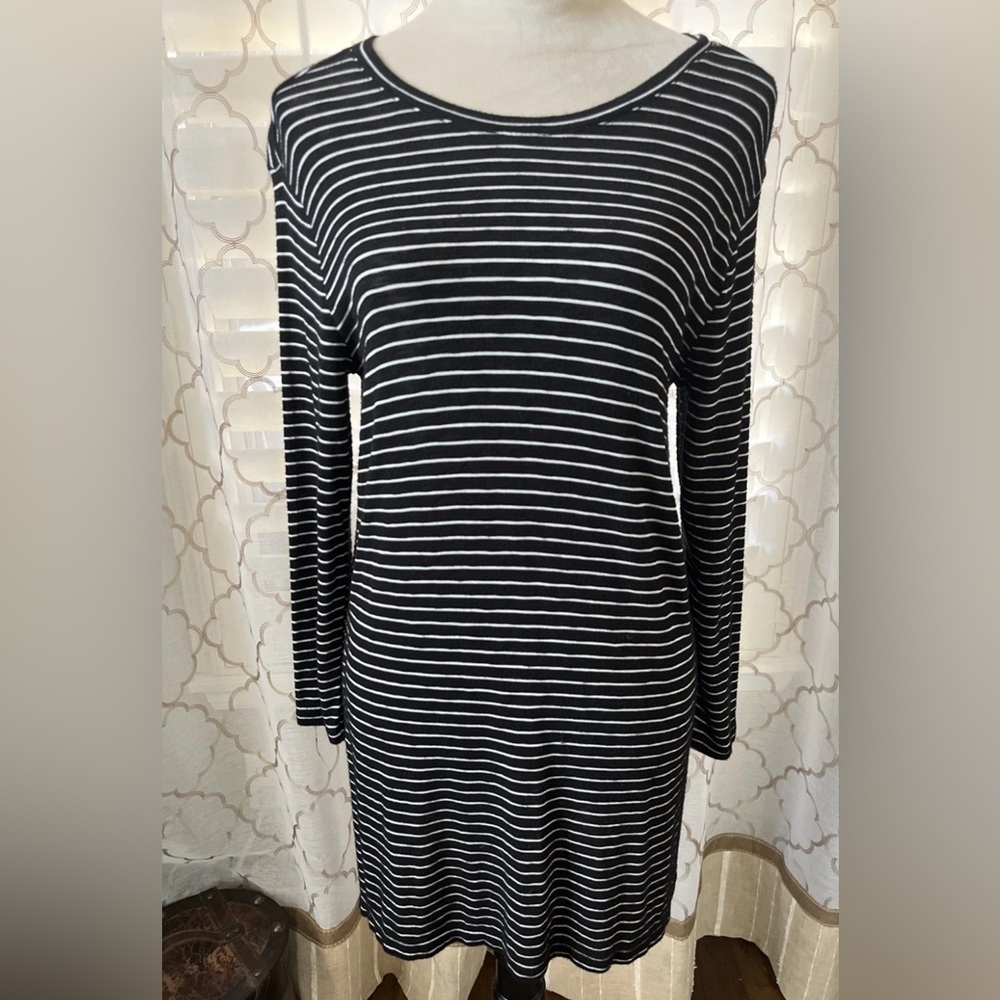 Old Navy Black White Long Relaxed Tunic Side Seam Splits Size Medium